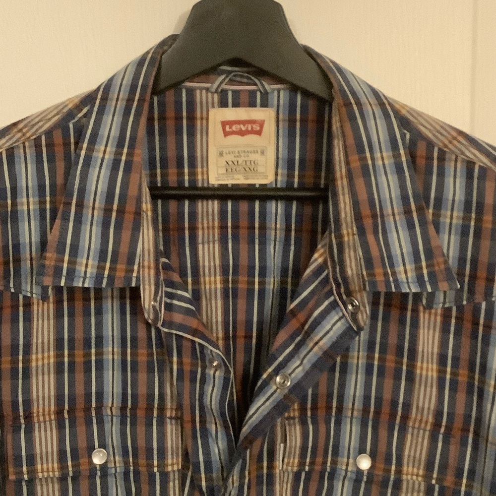 Striped Levi’s Button-Up Shirt - Picture 2 of 4